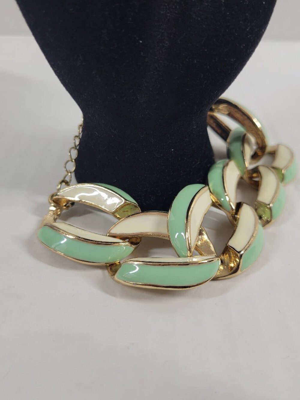 Chunky Gold Tone Chain Link Bracelet Mint Green Cream Enamel Adjustable B16E